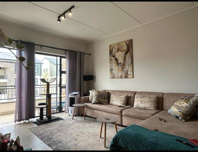 1 BEDROOM APARTMENT FOR SALE IN SANDOWN